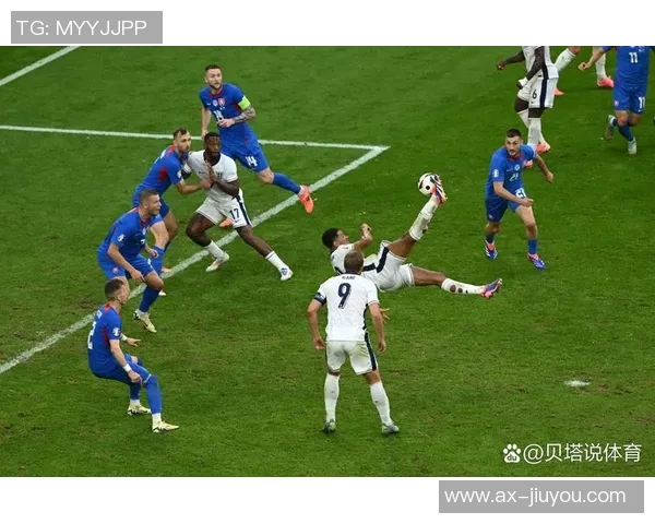 凯恩主动关心小贝林与特尔交流展现老好人本色