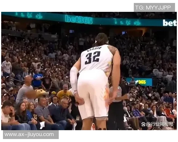 爱德华兹因右腿筋拉伤将缺席两周对球队影响分析