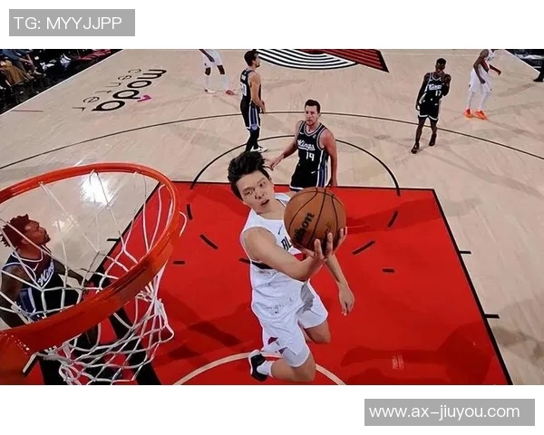 杨瀚森在抢篮板中遭遇埃迪强力冲撞亟需增强力量与护框能力提升篮板表现