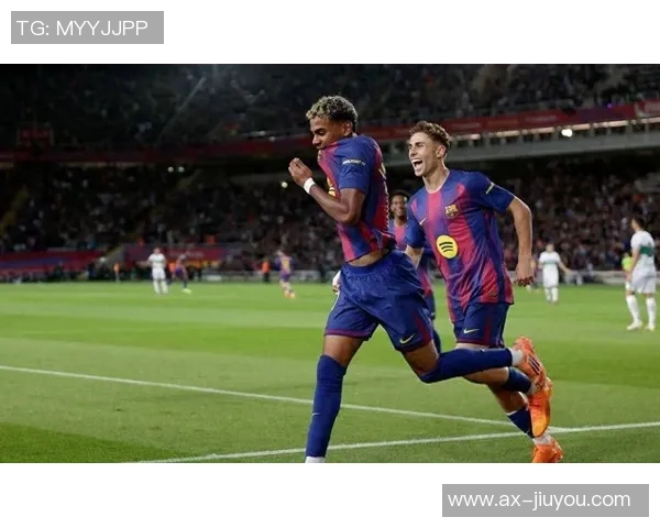 巴萨瞄准19岁荷兰中场新星斯米特本赛季表现出色出场26次打进2球 巴萨瞄准19岁荷兰中场新星斯米特本赛季表现出色出场26次打进2球