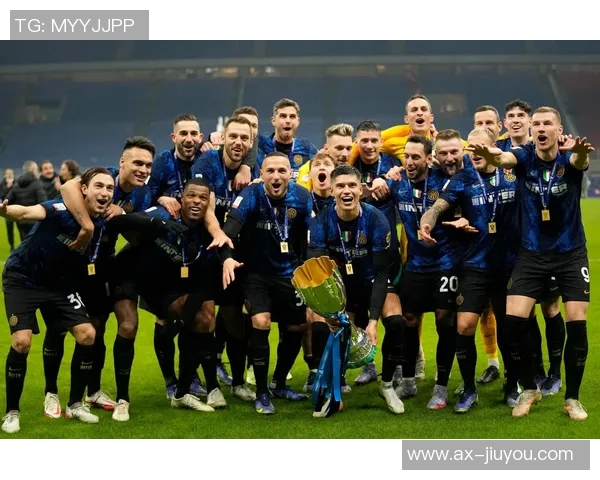 米兰发布意大利超级杯海报迈尼昂莫德里奇拉比奥特齐亮相