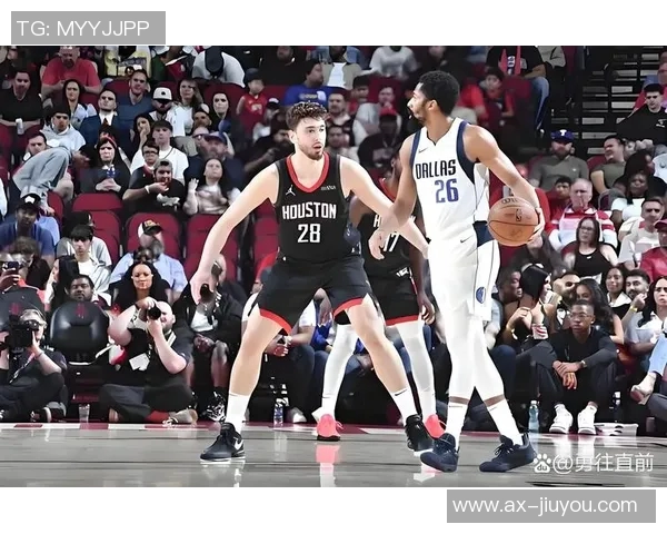 兰德尔带领球队奋勇争先19投12中砍下30分7篮板4助攻1抢断